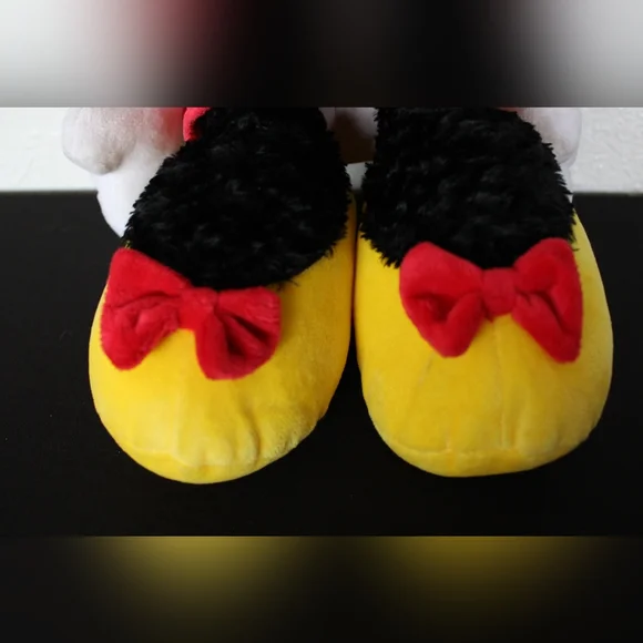 Minnie Mouse Stuffed Toy. - Picture 8 of 9